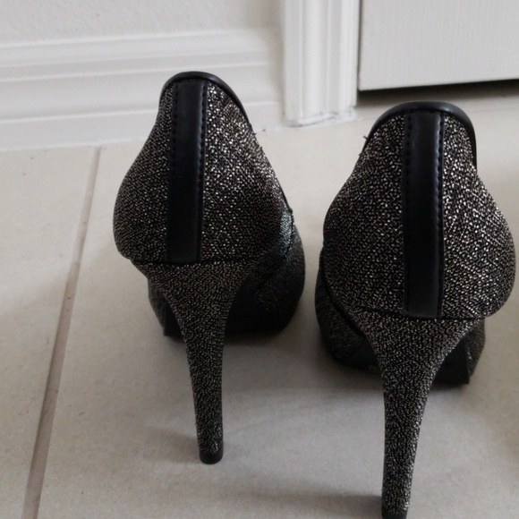 Shoes - Picture 3 of 6